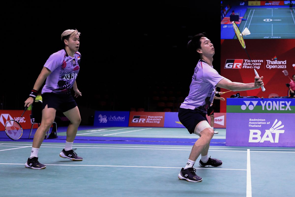 Marcus Fernaldi Gideon/Kevin Sanjaya Sukamuljo saat melawan Kang Min-hyuk/Seo Seung-jae (Korea Selatan) pada perempat final Thailand Open 2023 di Indoor Stadium Huamark, Jumat (2/6/2023). Marcus/Kevin lolos ke semifinal dan akan berlaga pada hari ini, Sabtu (3/6/2023).