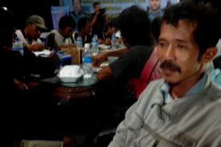 :  Amir dan 10 Nelayan pembudidaya rumput yang ditangkap Polis Marine Malaysia dibebaskan setelah 15 hari ditahan oleh aparat Malaysia.