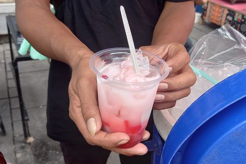 Menikmati Es Selandang Mayang di Kedai Iboe Madam, Kota Tua Jakarta