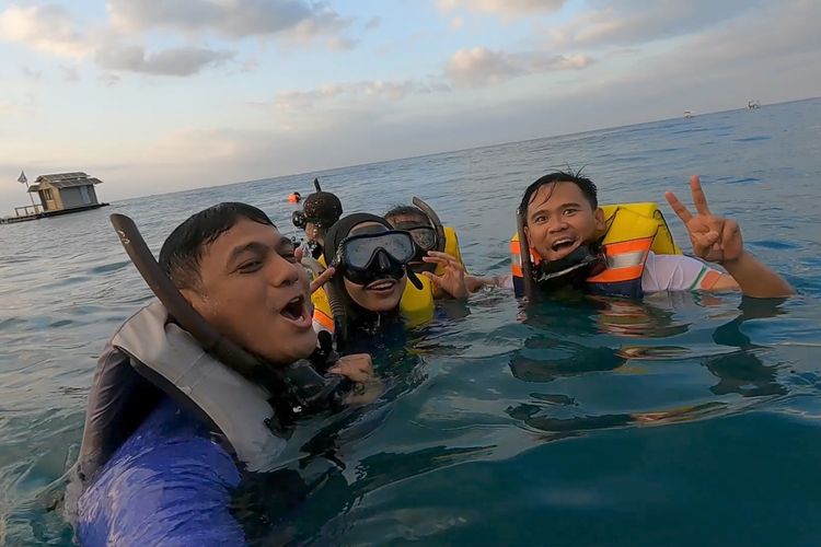 Potret Kompas.com saat snorkeling di Biorock Pemuteran, Buleleng, Bali Utara, Jumat (9/8/2024). 