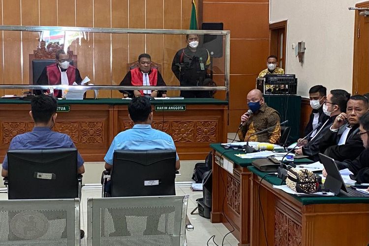 Irjen Teddy Minahasa dalam persidangan dengan pemeriksaan saksi di PN Jakarta Barat, Kamis (16/2/2023). Dia menyebut dua saksi yang dihadirkan tak mengerti konteks kasus yang tengah disidangkan. 