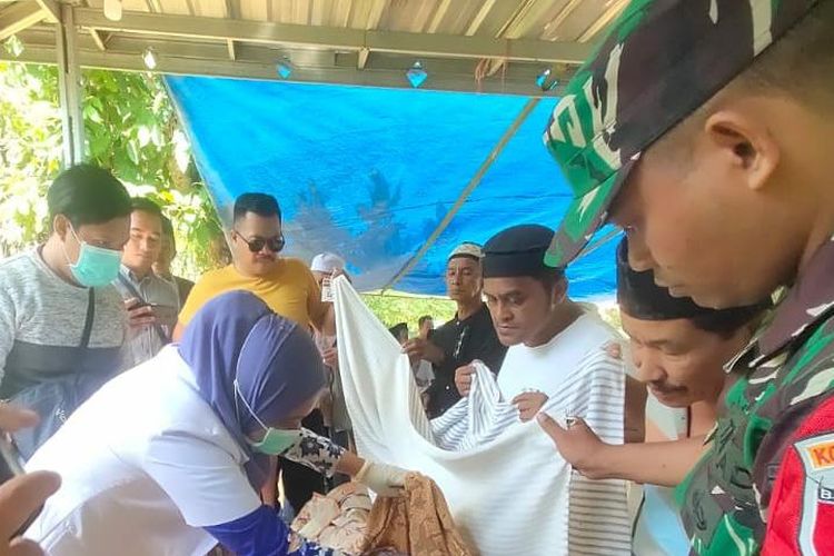 Kakek bernama Abdur Rahman (70) ditemukan tewas di dalam sumur di Dusun Somor Bator, Desa Nyabakan Barat, Kecamatan Batang-Batang, Kabupaten Sumenep, Jawa Timur, Kamis (25/5/2023).