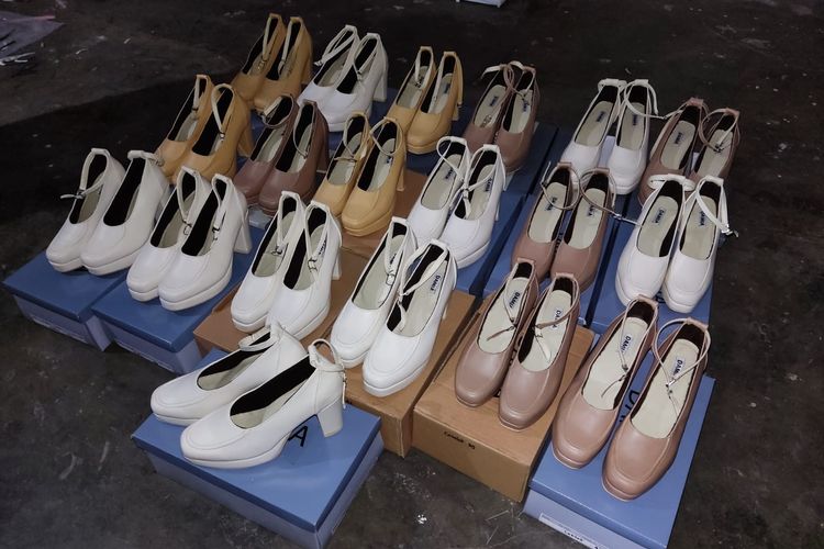 Jajaran platform heels custom Damia Shoes. 