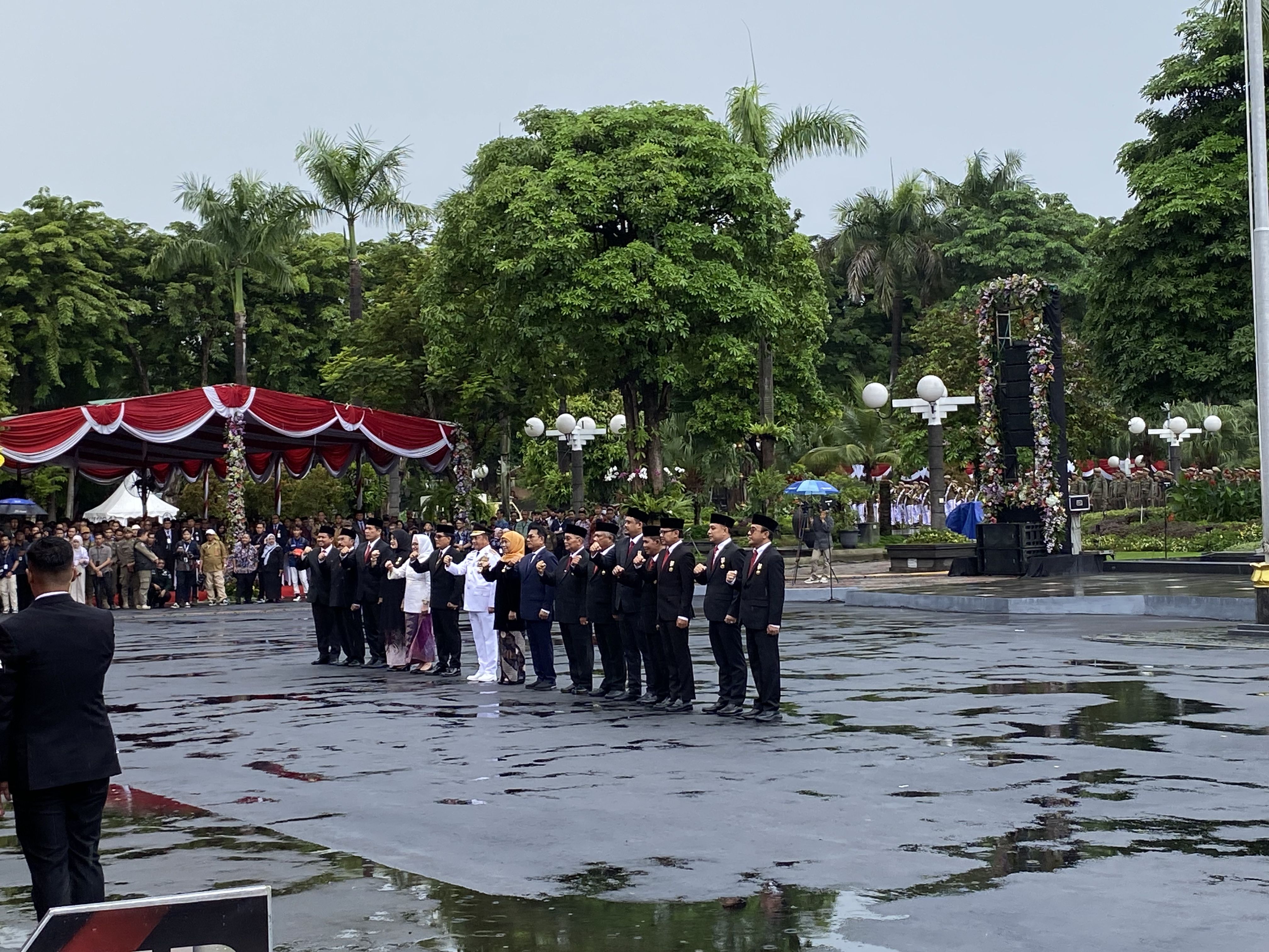 Gibran Tak Hadiri Penyematan Penghargaan Satyalancana di Surabaya