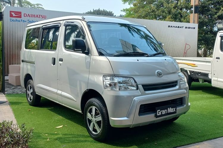 Daihatsu Gran Max terbaru versi minibus