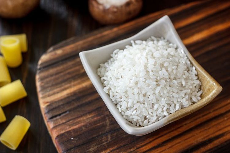 Olahan beras dari umbi porang alternatif kala harga beras putih yang kian tinggi.
