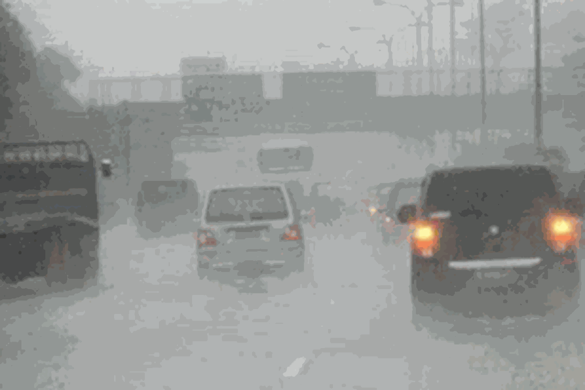 Ilustrasi: Hujan di musim kemarau.