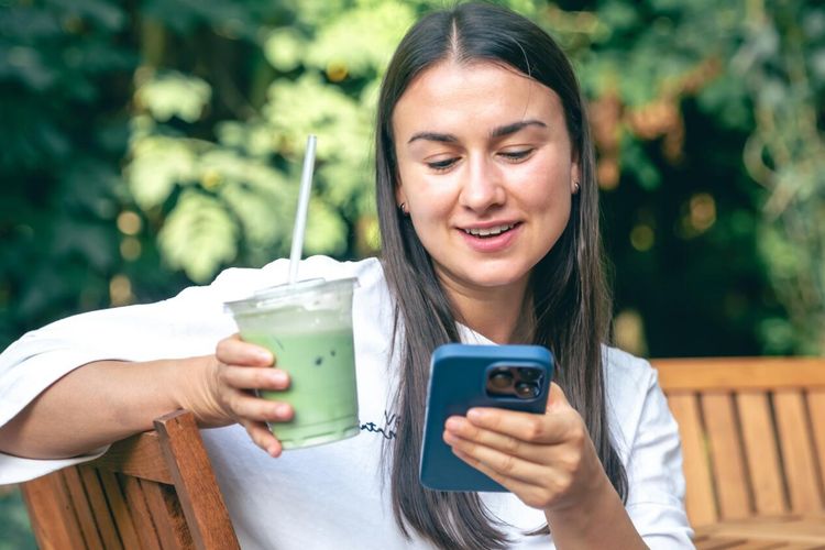 Dalam astrologi, sifat keibuan tak hanya dimiliki Cancer. Sejumlah zodiak lain dikenal empatik, penyayang, dan suka mengayomi. Ada siapa saja?