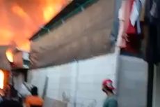 Bangunan Semi Permanen di Kapuk Terbakar, 105 Petugas Pemadam Gabungan Dikerahkan