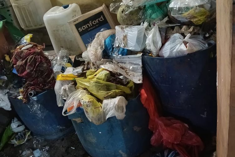 Sampah Tak Diangkut hingga Dua Minggu, Warga Tanjung Buntung Batam: Sudah Sampai Stres 