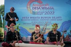 Saat Dalang Cilik Perempuan Sambut Kedatangan Menteri Sandi di Lombok Barat