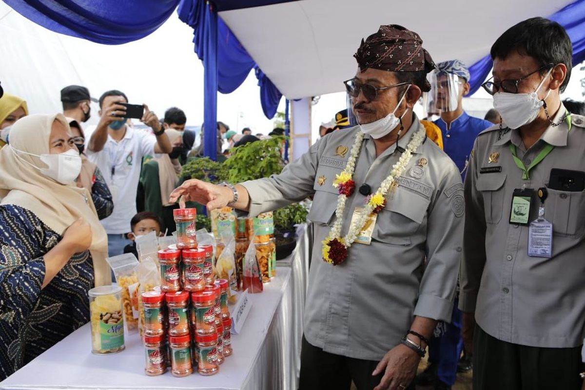 Menteri Pertanian (Mentan) Syahrul Yasin Limpo (SYL) saat melakukan kunjungan kerja (kuker) ke Desa Cipendawa, Kecamatan Pacet, Kabupaten Cianjur, Jabar, Kamis (9/9/2021).

