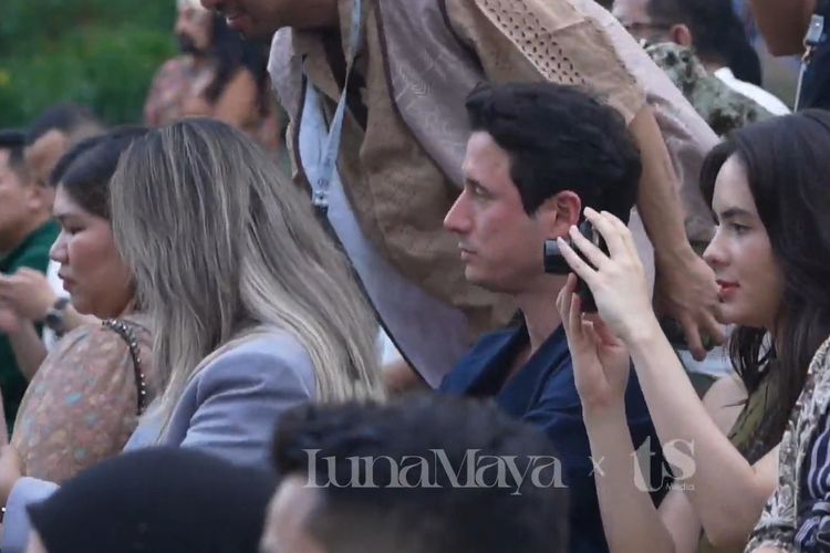 Nino Fernandez dan Steffi Zamora terlihat menghadiri pernikahan Luna Maya dan Maxime Bouttier berlangsung di Hotel Vomo Shambhala Estate, Bali, pada Rabu (7/5/2025) sore.