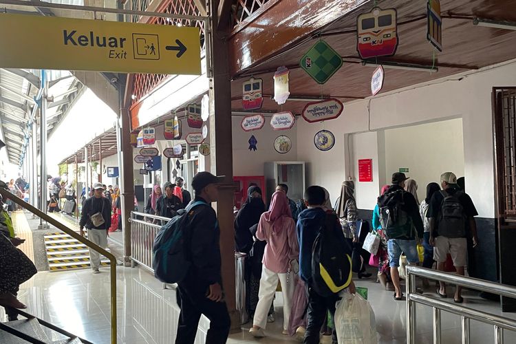 Stasiun Cepu Kian Ramai, Pengguna Kereta Naik Hampir 23 Persen dalam 5 Bulan