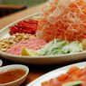 Cara Filet Ikan Salmon untuk Yu Sheng agar Makin Menarik