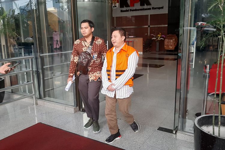 Eks anak buah Sekretaris Jenderal PDI-P Hasto Kristiyanto, Saeful, meninggalkan Gedung Merah Putih KPK, Selasa (11/2/2020).