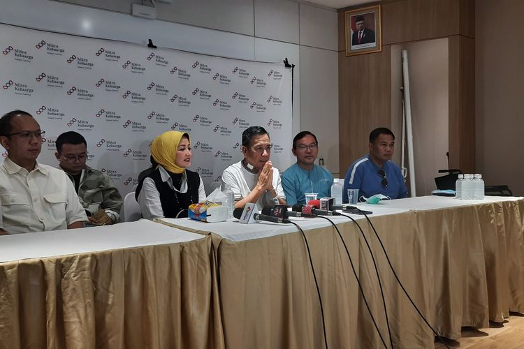 Pelawak senior Miing Bagito mengaku sudah meminta maaf dan berpamitan kepada keluarga besar jelang operasi by pass di RS Mitra Keluarga Kelapa Gading Jakarta Utara.