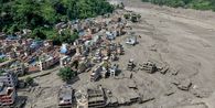 Nepal-Tibet Diterjang Banjir Bandang, Ratusan Wisatawan Belum Ditemukan