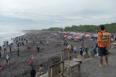 Cuaca Kurang Baik, Pantai Glagah Kulon Progo Tetap Diserbu Pengunjung