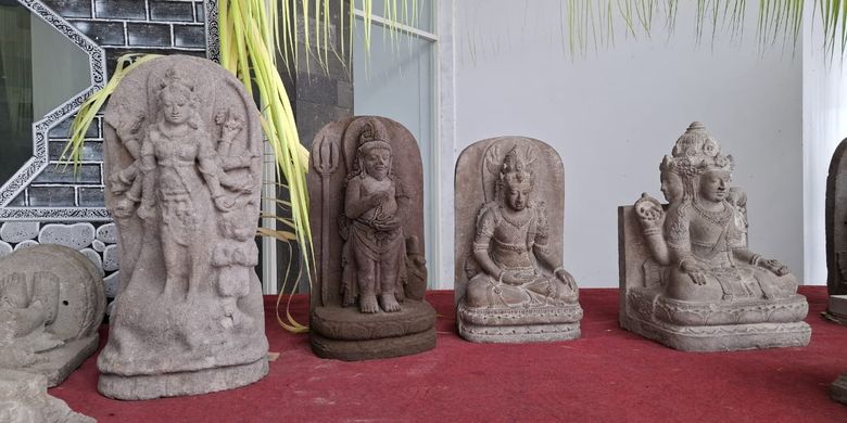 Sejumlah koleksi Museum Joyoboyo milik Pemerintah Kabupaten Kediri, Jawa Timur, 2025.