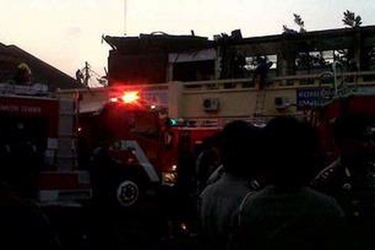 Lantai I gedung Satlantas Polresta Medan ludes terbakar