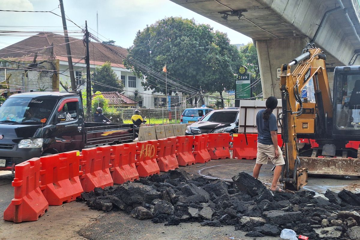 Jalan Ciledug Raya Kembali Macet Imbas Perbaikan Jalan yang Ambles