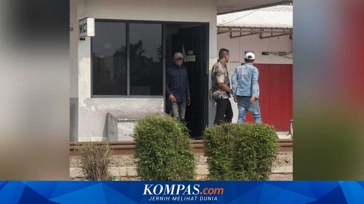 Tegur Pemotor Terobos Palang, Petugas Perlintasan Kereta di Garut Dikeroyok