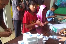 Kurangi Limbah, Anak-anak Panti Asuhan di Bandung Daur Ulang Sabun