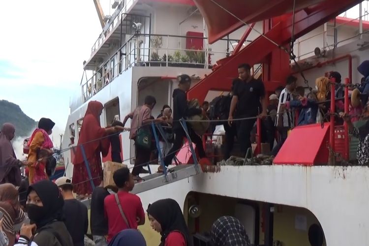 Indonesia Anticipates Spikes in Sea Transportation Passengers, Traffic