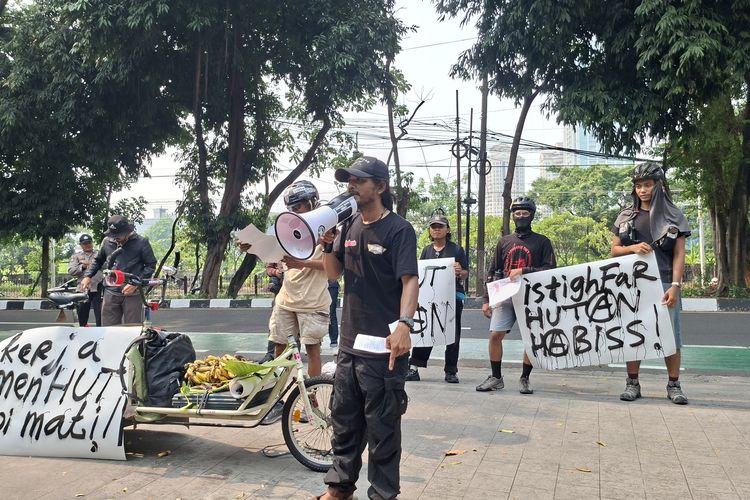 Aksi di Kemenhut, Kidung Cs Tuntut Hutan Bekas Karhutla Tak Dialihfungsikan Jadi Sawit