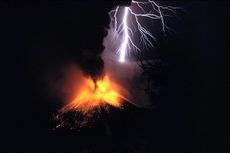 Rahasia Alam Semesta: Muncul Petir Saat Gunung Api Meletus, Fenomena Apa itu?