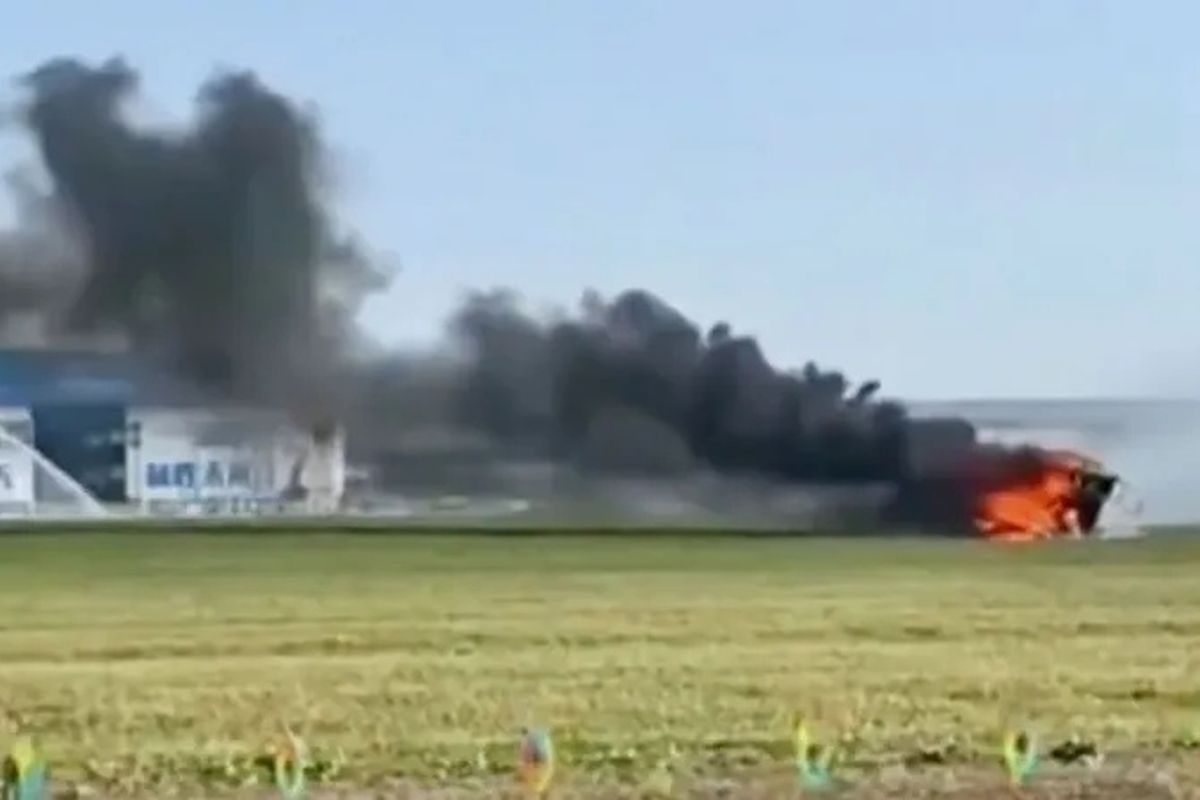 Tangkapan video unit mobil terbang Xpeng yang terbakar.
