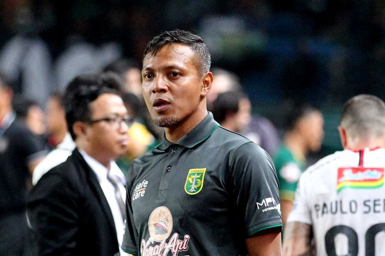 Asisten pelatih Persebaya Surabaya, Bejo Sugiantoro seusai pertandingan Pekan 20 Liga 1 2019 ditahan imbang Bali United denken skor 1-1 di Stadion Gelora Bung Tomo Surabaya, Jawa Timur, Selasa (24/09/2019) sore.