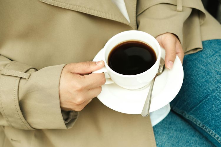 Benarkah Kopi Susu Lebih Memicu Asam Lambung Dibanding Kopi Hitam? Ini Kata Pakar