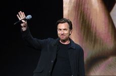 Berahasia 4 Tahun, Ewan McGregor Pastikan Jadi Obi-Wan Kenobi di Film Seri