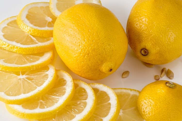 Ilustrasi lemon, irisan lemon 