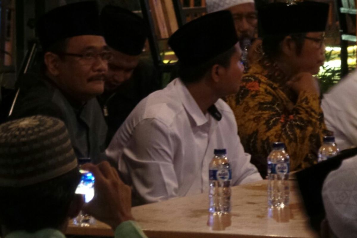 Cawagub DKI Djarot Saiful Hidayat di acara pengajian di Kaliders, Jakarta Barat. Senin (3/4/2017)