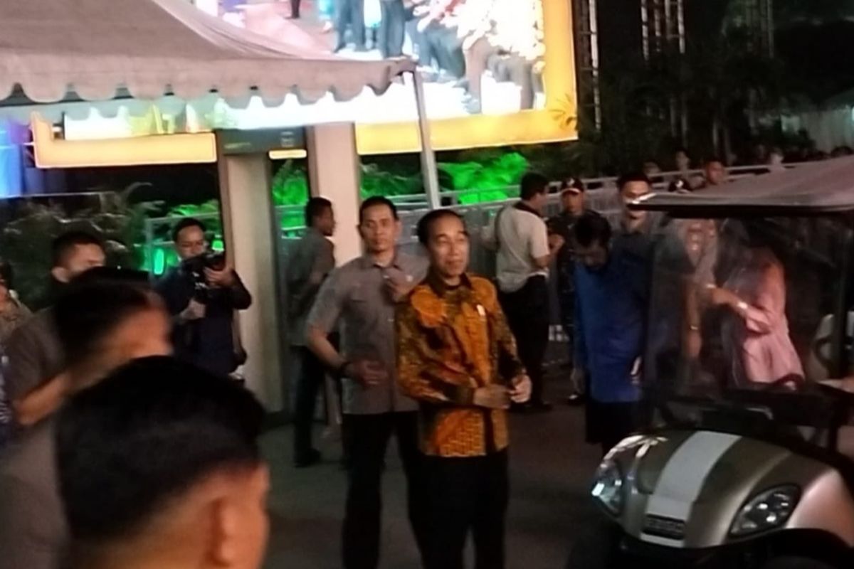 Presiden Joko Widodo menghadiri pembukaan Jakarta Fair 2023 atau Pekan Raya Jakarta, Kemayoran, Jakarta Pusat, Rabu (14/6/2023) malam.