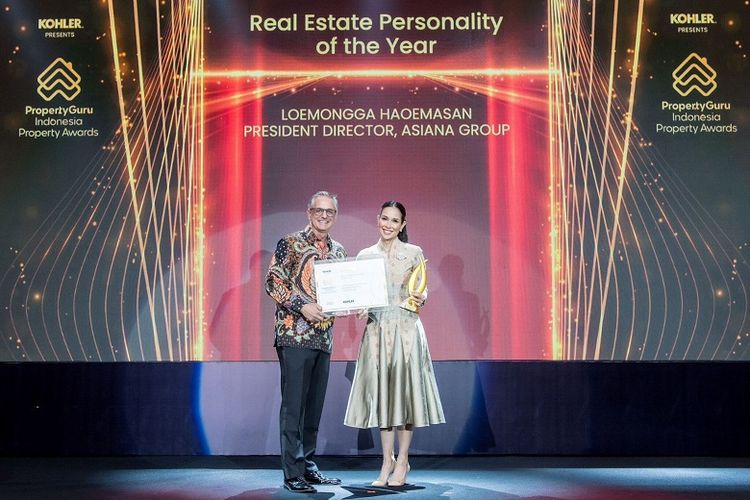 Presiden Direktur Asiana Group Loemongga Haoemasan memperoleh penghargaan Indonesia Real Estate Personality of the Year dari tim editorial Property Report oleh majalah resmi PropertyGuru. 