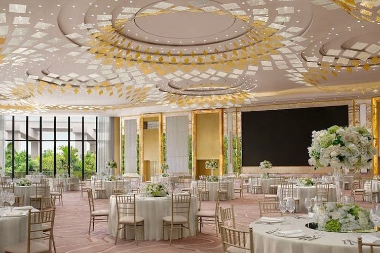 Astor Ballroom, salah satu venue pernikahan yang terdapat di hotel St. Regis Jakarta.