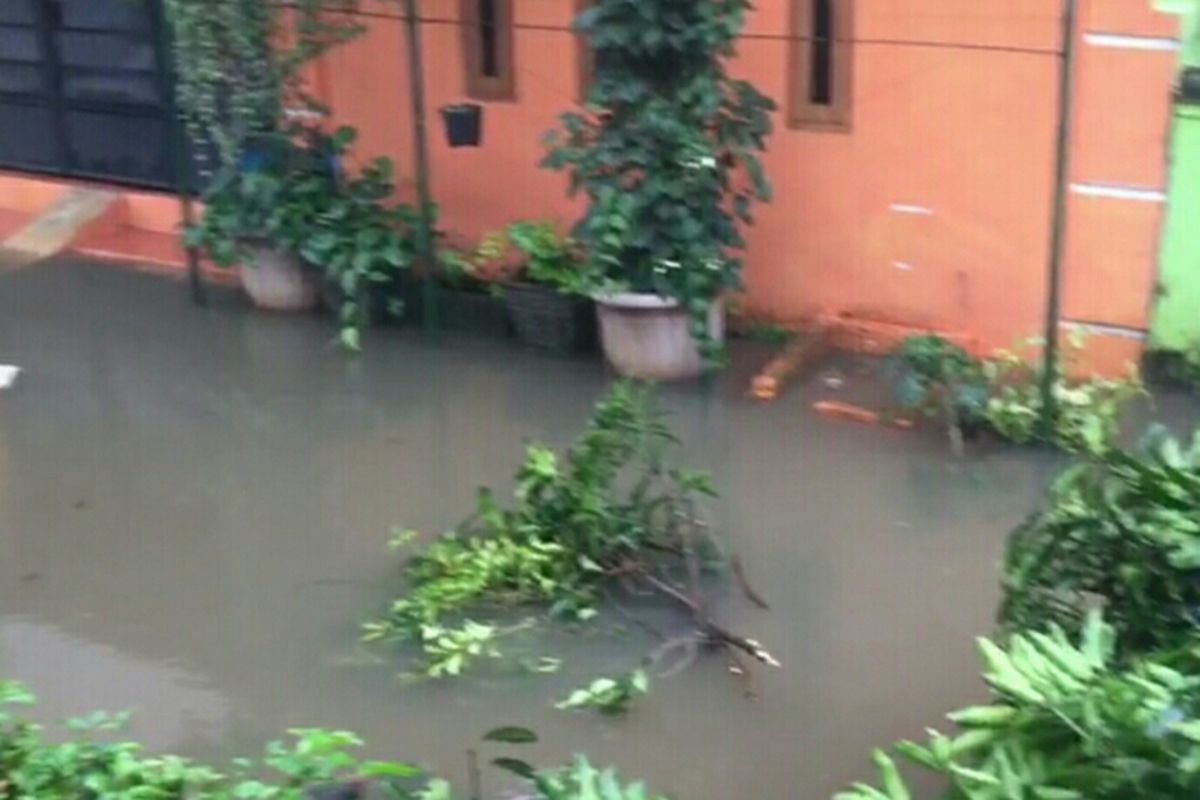 Perumahan Tirta Manda, Sukamaju, Cilodong terendam banjir, Rabu (20/2/2019).