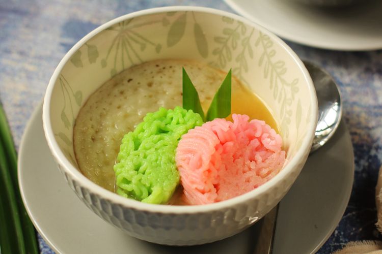 Ilustrasi serabi petulo yang terbuat dari tepung beras dan tapioka. 
