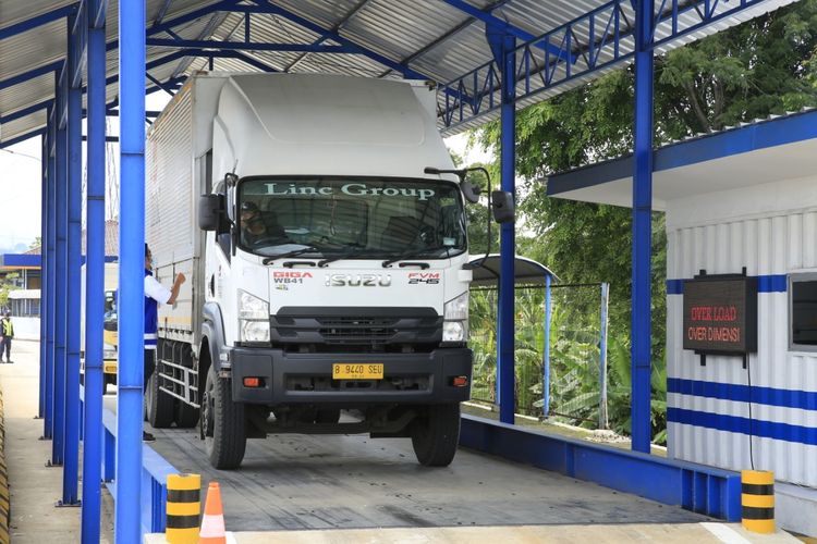 Ilistrasi jembatan timbang truk ODOL