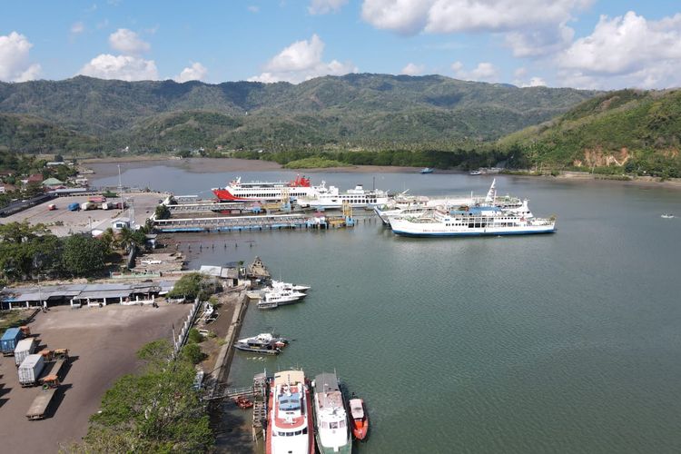 Negara maritim adalah negara yang dikelilingi oleh daerah lautan atau perairan yang lebih luas dari daratannya