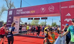 Gelas Kertas Ramah Lingkungan Indonesia Dukung The RunCzech Marathon
