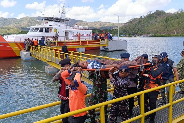 Cerita Ayah Penumpang KMP Putri Yasmin Terbakar, Cemas Menanti Kabar Sang Anak di Pelabuhan Lembar