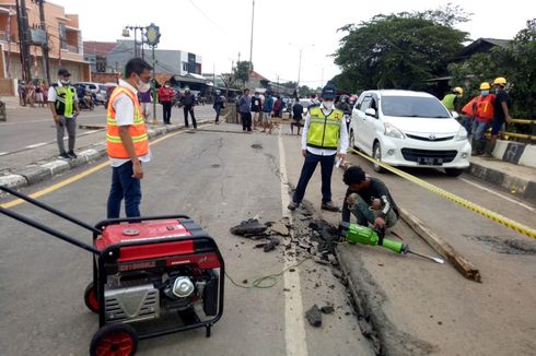 Akses Truk Putus, Jembatan Bailey Akan Dipasang di Jalur Pantura yang Ambles akibat Banjir Bekasi