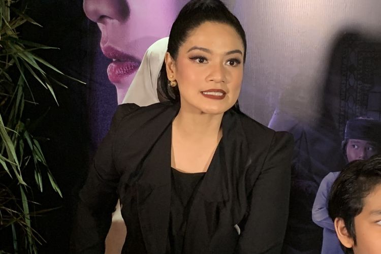 Aktris Titi Kamal saat ditemui usai konferensi pers film Makmum 2 di Epicentrum XXI, Jakarta Selatan, Kamis (23/12/2021).