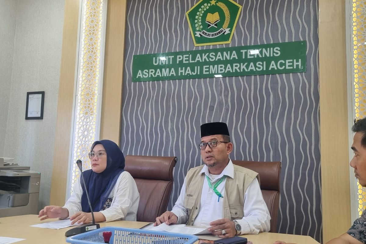 Ketua Petugas Penyelenggara Ibadah Haji (PPIH) Embarkasi Aceh Azhari saat ditemui di Asrama Haji Embarkasi Aceh, Banda Aceh, Selasa (28/5/2024).