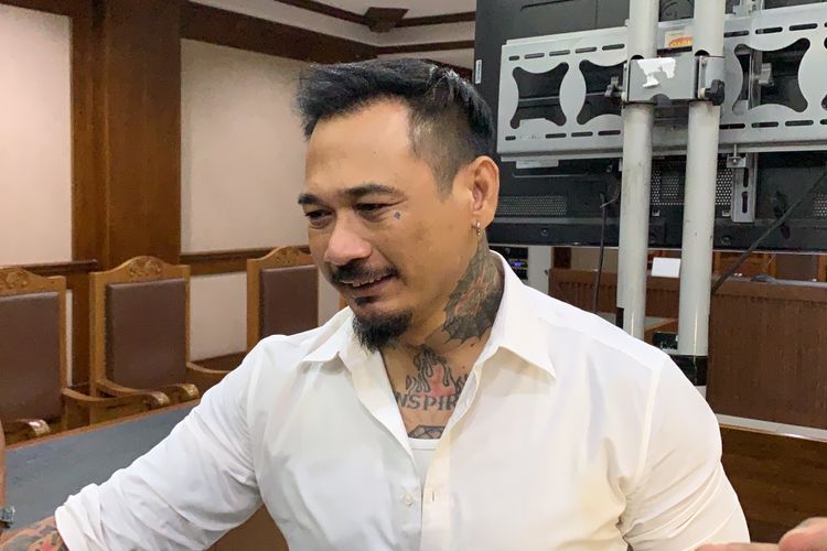 Musisi I Gede Aryatisna alias Jerinx saat ditemui dalam sidang lanjutan kasus dugaan pengancaman atas laporan Adam Deni di Pengadilan Negeri Jakarta Pusat, Selasa (18/1/2022).